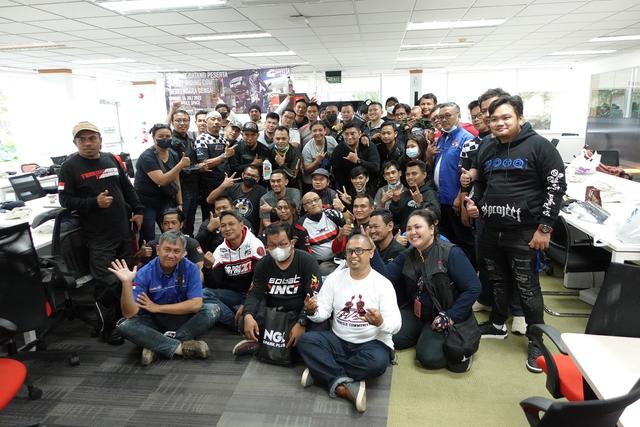 FOTO: Serunya Acara Safety Riding Course di Kantor Uzone.id  