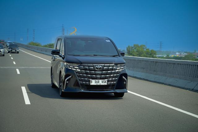 Test Konsumsi BBM Toyota Alphard Hybrid Semarang - Solo, Seirit Apa?