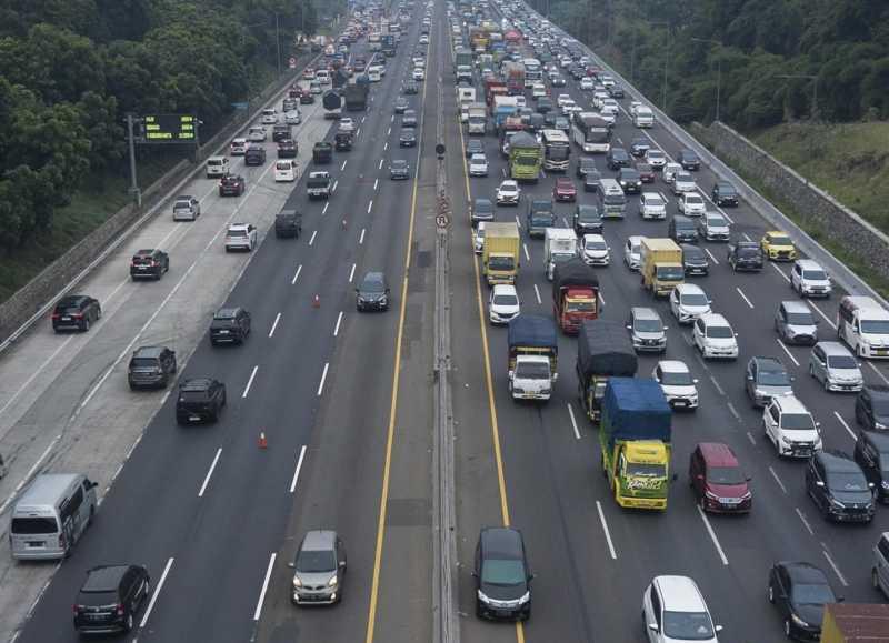 Waspada Aksi <i>Bocil</i> Lempar Batu dari Jembatan di Jalan Tol