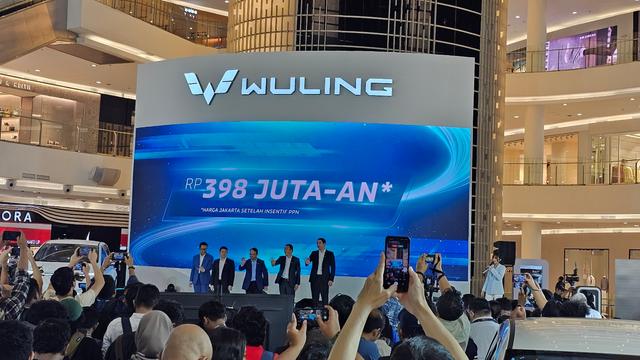 Resmi Dapat Subisidi, Harga Wuling Clound EV jadi Turun Rp12 Juta