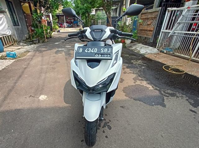 Seminggu Pakai Honda Vario 160: Pengunci Jok Error, Lampu Kurang Terang