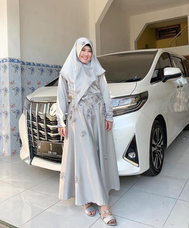 Menilik Harga Mobil Bekas Toyota Alphard, Seperti Milik Via Vallen