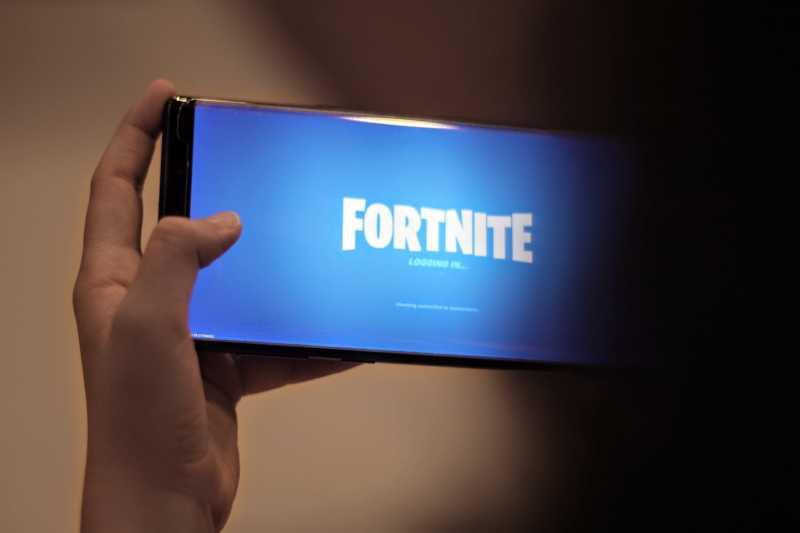 Microsoft di Belakang Epic Games Dukung Fortnite Hadapi Apple