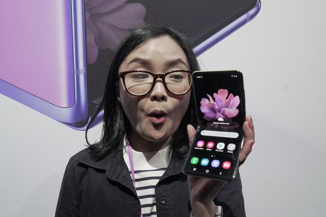 Samsung Galaxy Z Flip 2 'Akhirnya' Punya Tiga Kamera