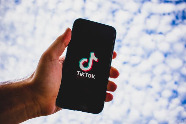 CEO TikTok Kritik Pedas Facebook dengan Sebutan ‘Tukang Jiplak’