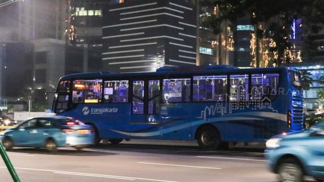 Bus TransJakarta Gratis sampai Listrik Jakarta Normal