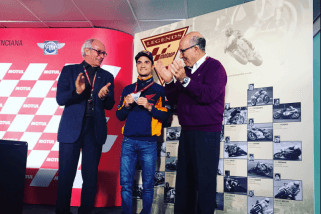 Dani Pedrosa mendapat gelar Legenda MotoGP