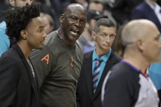 Michael Jordan katakan, menampar pemainnya sebagai tanda "sayang"