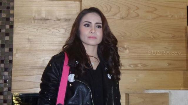 Jadi Perempuan Jawa, Kecantikan Momo Geisha Bikin Pangling