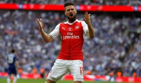 West Ham United Inginkan Olivier Giroud